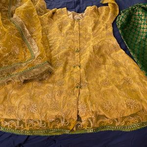 Pakistani mehndi henna dress